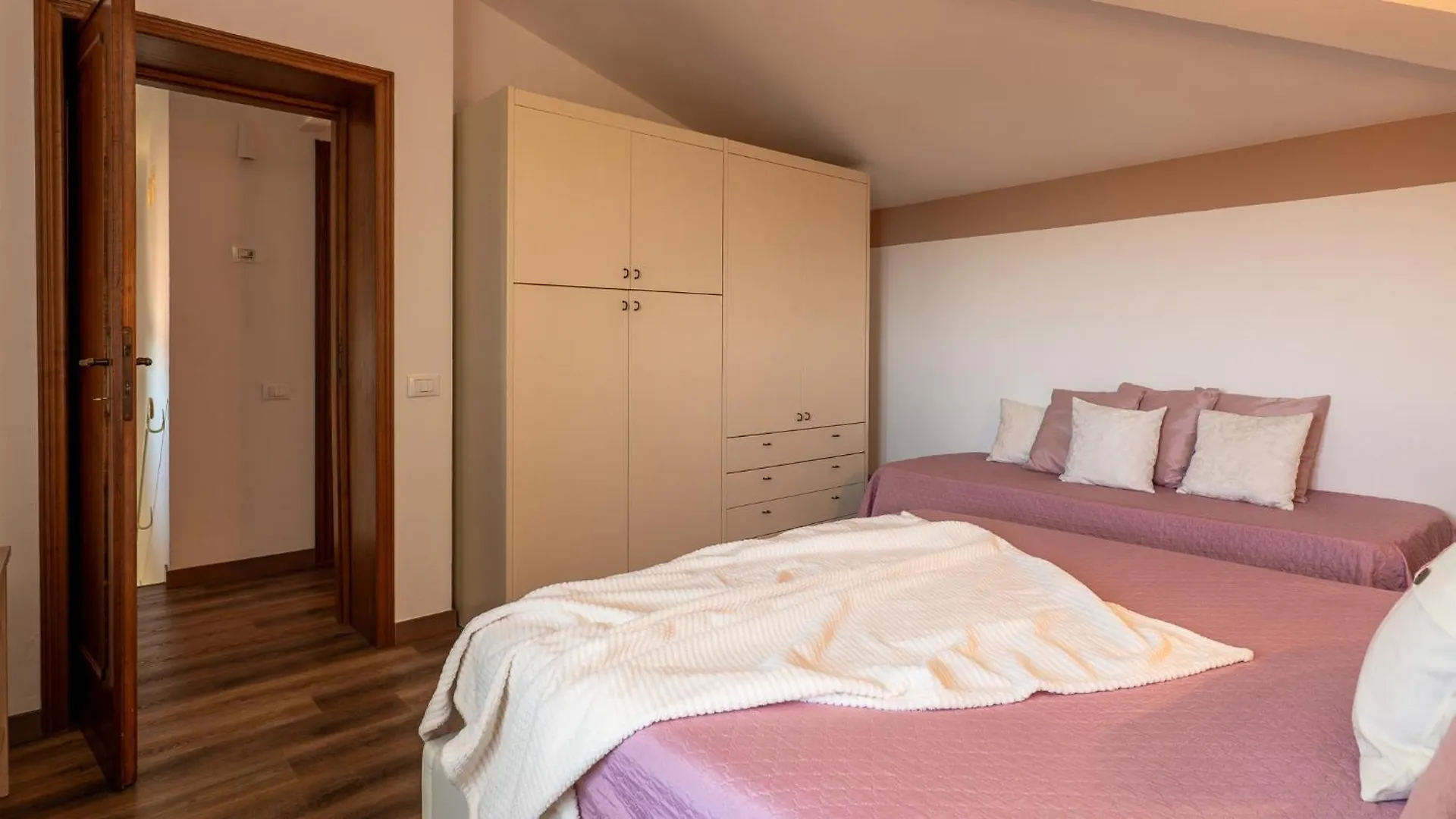 Villa Elena 9&1, Emma Villas Stiava